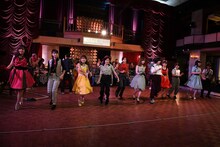 モーニング娘。'18とGentle Forest Jazz Bandによるコラボレーションの様子。（撮影：佐々木淳吏）