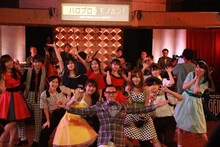 モーニング娘。'18とGentle Forest Jazz Bandによるコラボレーションの様子。（撮影：佐々木淳吏）