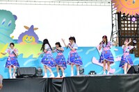 オープニングからステージが水浸しになり大騒ぎするエビ中。