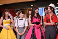 「ハロプロのモノホン！」について取材を受けるモーニング娘。'18。