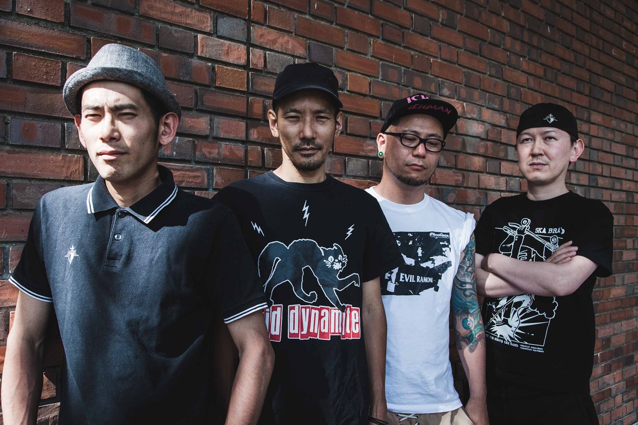 COQUETTISH