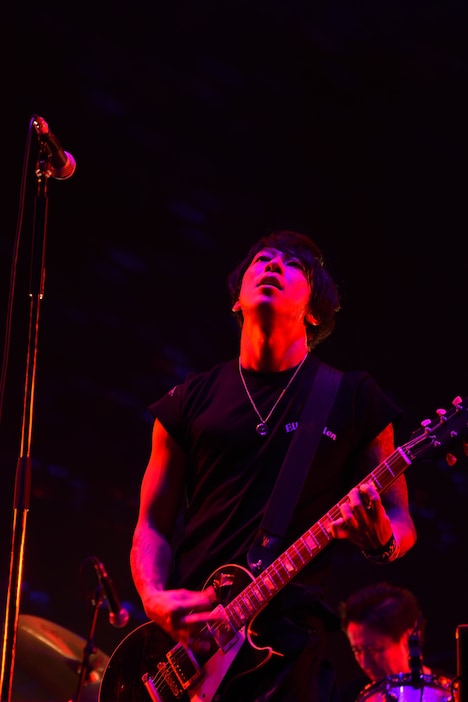 細美武士（Vo, G）（撮影：石井麻木）