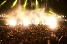 ELLEGARDEN「THE BOYS ARE BACK IN TOWN TOUR 2018」千葉・ZOZOマリンスタジアム公演の様子。