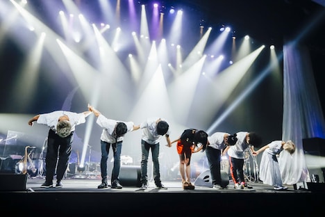 川嶋あい「Ai Kawashima 15th anniversary～BIRTH～」の様子。（写真提供：つばさプラス）