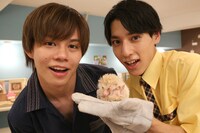 左からカイ、ハリネズミ、ユースケ。