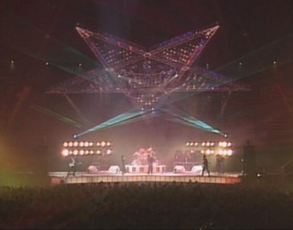 ライブDVD / Blu-ray「BARBEE BOYS IN TOKYO DOME 1988.08.22」のワンシーン。