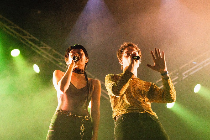 「Les Eurockeennes」出演時の水曜日のカンパネラ。（Photo by Mariko Kurose）