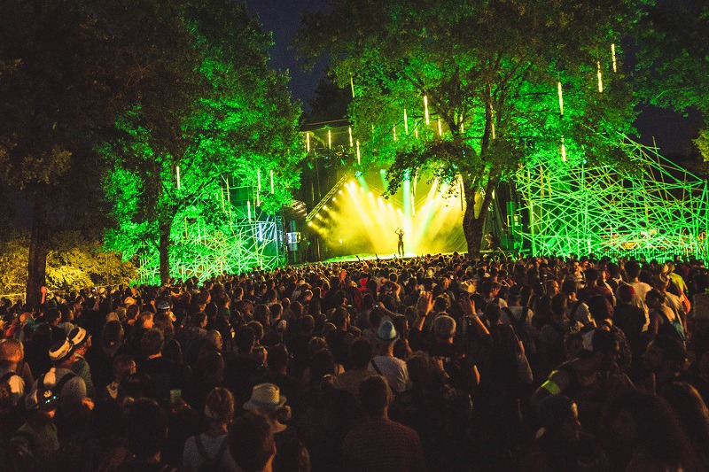 「Les Eurockeennes」出演時の水曜日のカンパネラ。（Photo by Mariko Kurose）