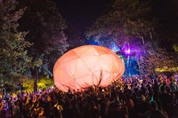 「Les Eurockeennes」出演時の水曜日のカンパネラ。（Photo by Mariko Kurose）