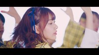 AKB48「センチメンタルトレイン」ミュージックビデオのワンシーン。(C)AKS/キングレコード