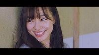 AKB48「センチメンタルトレイン」ミュージックビデオのワンシーン。(C)AKS/キングレコード