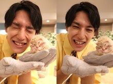 ハリネズミと同じ顔をするユースケ。