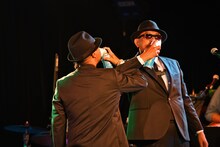 酸素を吸うバブルガム・ブラザーズ。