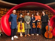 森山直太朗とスタジオライブメンバー。