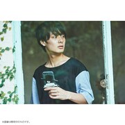 「harapeco商店 × ZOZOTOWN × ナタリーストア」コラボアイテムの着用写真。