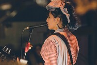 ナナヲアカリ（撮影：このタイミングで秋山）