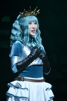 潮紗理菜が演じる二葉さな。