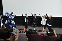 EBiSSHによる「GO!!!」のパフォーマンスの様子。（c）TBS