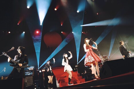 「アーバンギャルドのディストピア2018『KEKKON SHIKI』」の様子。