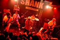 SHADOWS（撮影：半田安政[Showcase]）