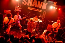 SHADOWS（撮影：半田安政[Showcase]）