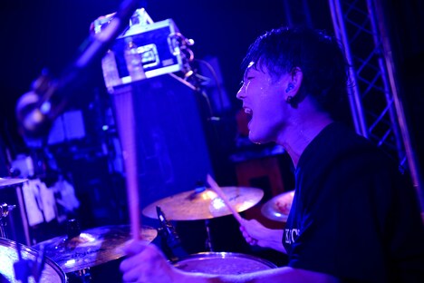 池本雄季（Dr, Cho / SHANK）（撮影：半田安政[Showcase]）