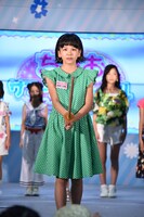 剣道の素振りを披露する照内心陽。