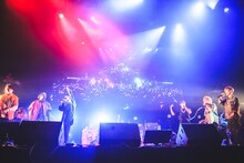 Buster Bros!!!とMAD TRIGGER CREW。左から天崎滉平、木村昴、石谷春貴、駒田航、浅沼晋太郎、神尾晋一郎。（撮影：粂井健太）