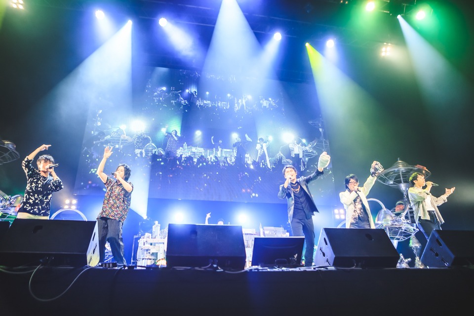 Fling Posseと麻天狼。左から野津山幸宏、白井悠介、木島隆一、速水奨、伊東健人。（撮影：粂井健太）