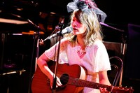 安藤裕子「ITALAN CHIBIBAND TOUR 2018」神奈川・MOTION BLUE YOKOHAMA公演の様子。（Photo by Aki Ishii）