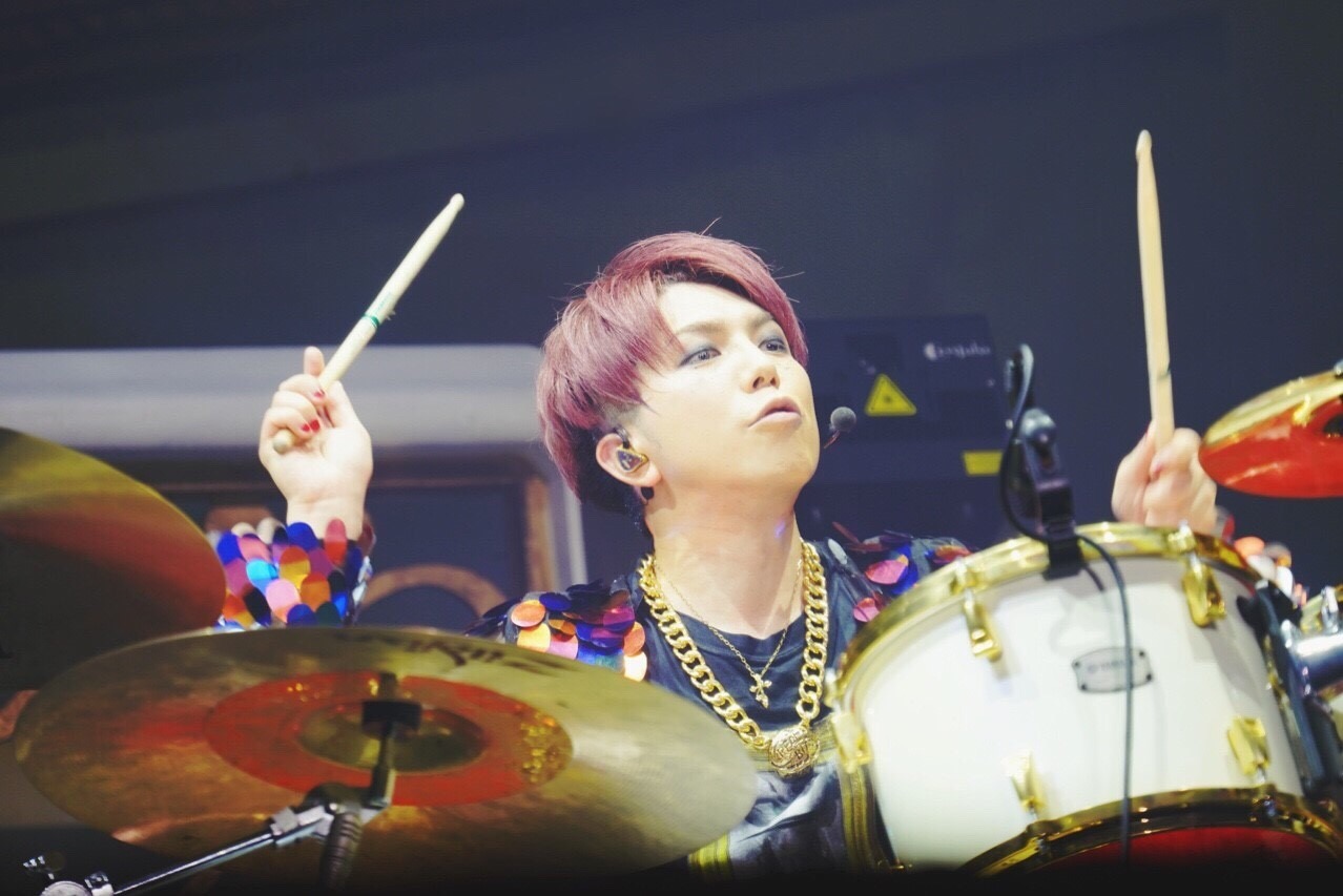 Nao（Dr）（Photo by Lestat C＆M Pro.）