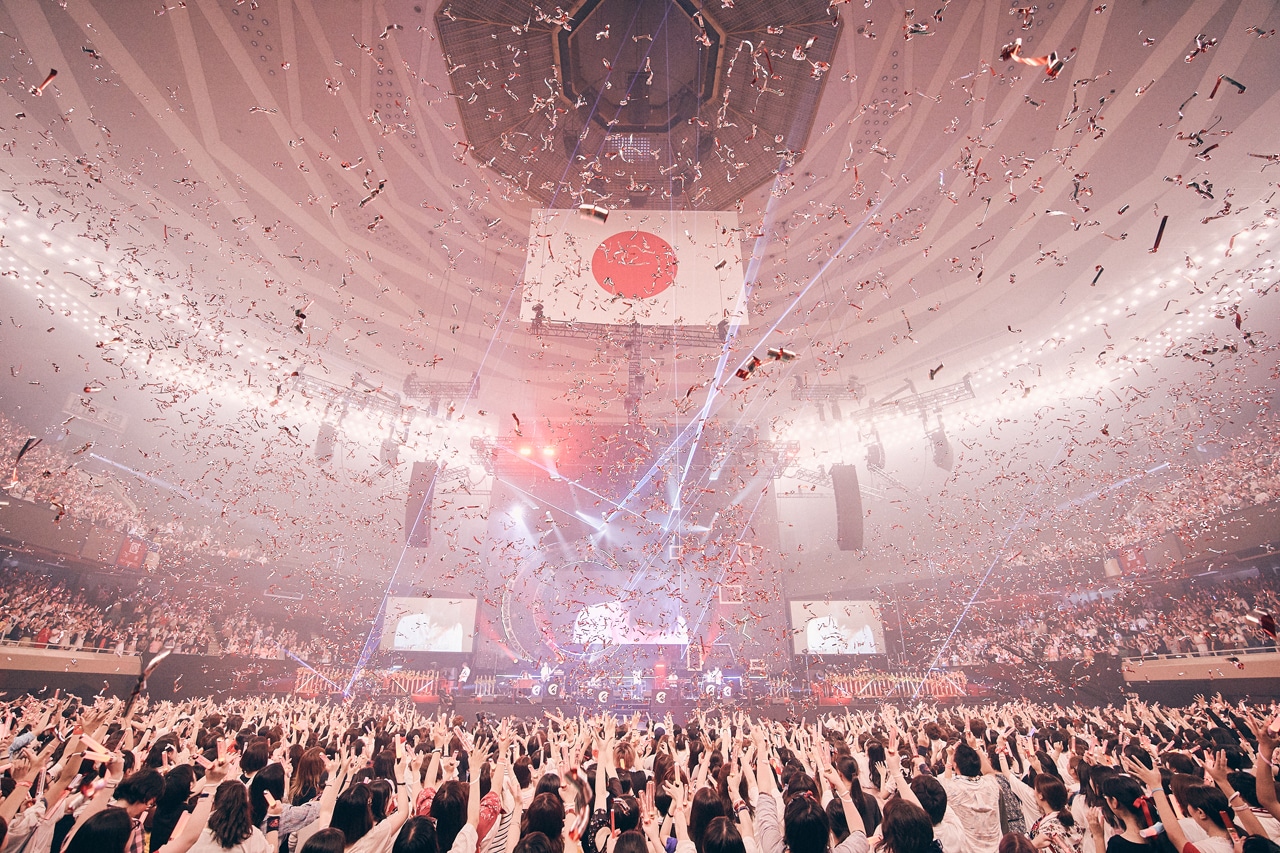 天月-あまつき-「Loveletter from Moon」の様子。（撮影：川崎龍弥