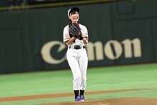 投球を終えた高城れに。