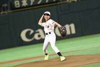 投球する玉井詩織。