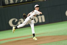 投球する玉井詩織。