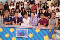 左から、じゅんいちダビッドソン、河本準一（次長課長）、井戸田潤（スピードワゴン）、歌広場淳（ゴールデンボンバー）、黒瀬純（パンクブーブー）、高橋メアリージュン。(c)フジテレビ