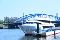 今回のイベントで使用された船「LADY CRISTAL」。