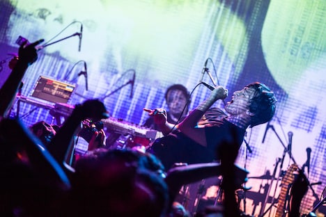 浅見北斗（Vo, Key）（Photo by 　Takanori Tsukiji）