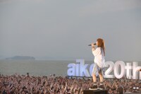 人気画像6位は「aiko、サザンビーチでボロボロになるまで楽しんだ6回目の『Love Like Aloha』」より、aiko「Love Like Aloha vol.6」の様子。（撮影：岡田貴之）