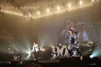 左から三浦大知、KREVA。