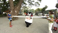 「日本つながるプロジェクト」たすきリレーに参加したくまモン。(c)フジテレビ