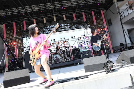 ヤバイTシャツ屋さん（撮影：岸田哲平）