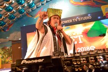 DJやついいちろう（エレキコミック）（撮影：古溪一道）