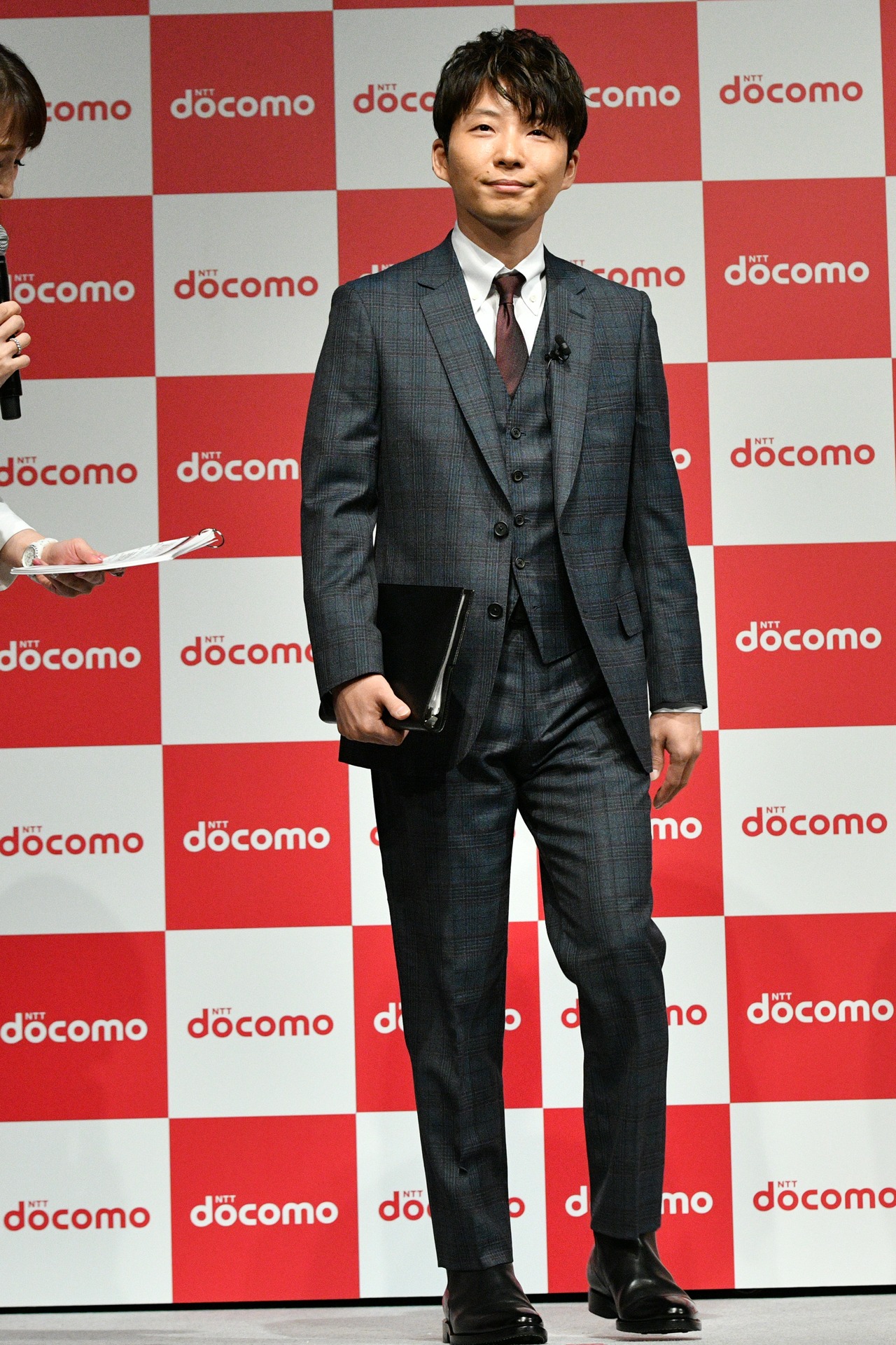 ステージに登場した星あゆむ。