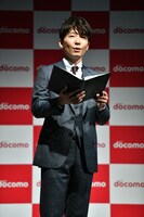 CMのストーリーを説明する星あゆむ。