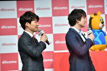 「分子ガストロノミー料理」について語る長谷川博己に「ダメだよ。ウソついたら」と声をかける星野源と新田真剣佑。