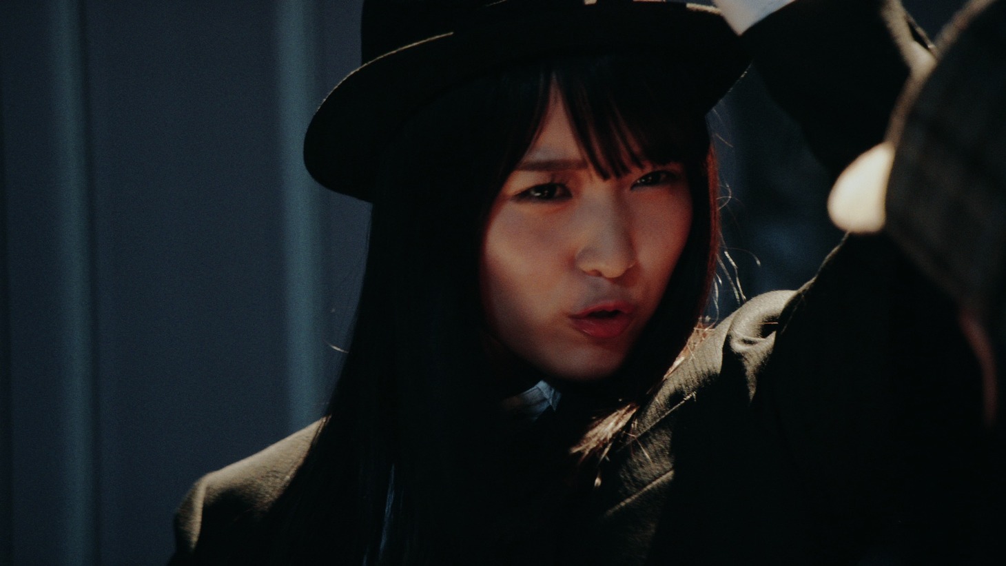 ロッテ「クランキー」CM「名探偵ねるの事件簿～怪盗クランキーからの挑戦状～初級解答」編のワンシーン。