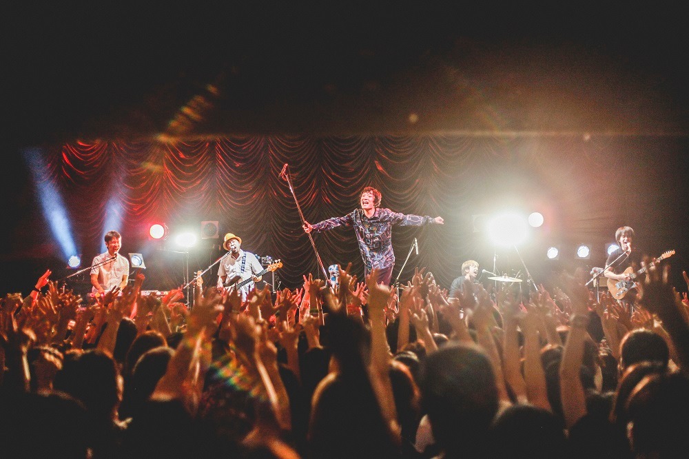 石崎ひゅーい（撮影：鈴木友莉）