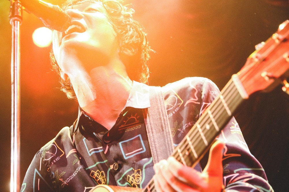 石崎ひゅーい（撮影：鈴木友莉）