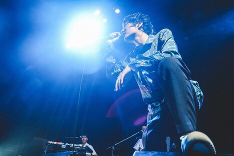 石崎ひゅーい（撮影：鈴木友莉）